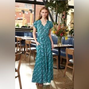 NWT Rungolee Scarlette Silk Tiered Maxi Dress in Jade Jasmine Jungle Size Medium